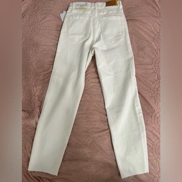 STRADIVARIUS MOM SLIM FIT WHITE JEANS - Picture 6 of 12